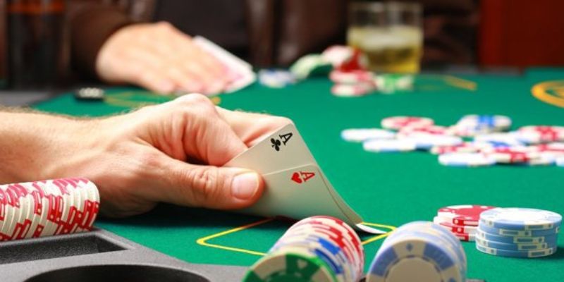 Luật chơi cơ bản trong Poker cho người mới